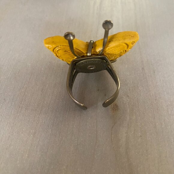 VTG Jan Michaels mustard yellow carved butterfly brass adjustable ring 90s USA - Picture 10 of 14